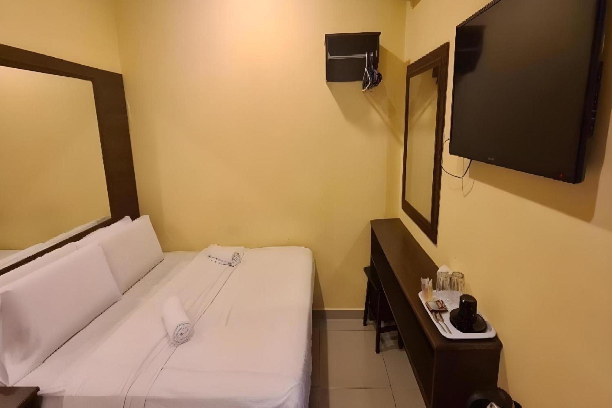 Spot On 90587 The Space Inn Kuala Terengganu Exterior foto