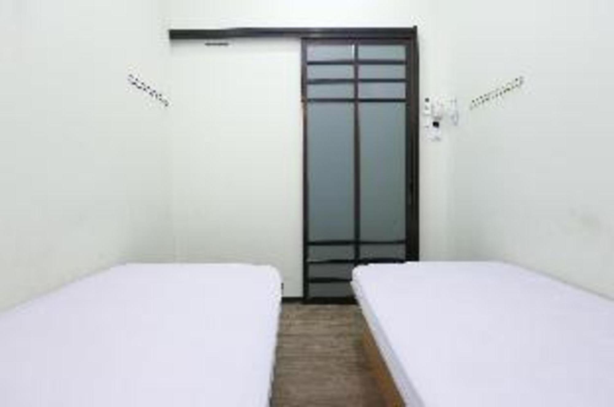 Spot On 90587 The Space Inn Kuala Terengganu Exterior foto