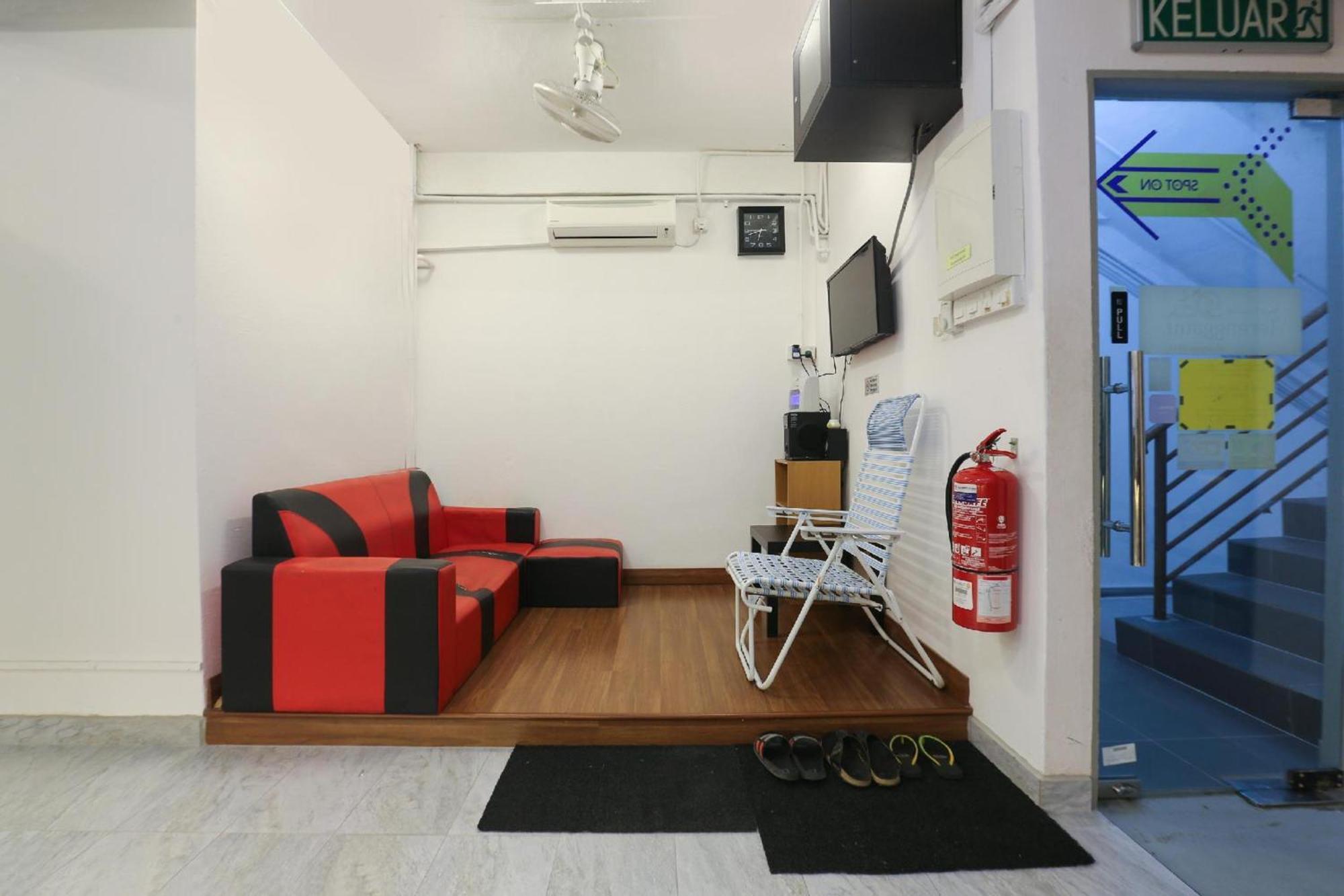 Spot On 90587 The Space Inn Kuala Terengganu Exterior foto